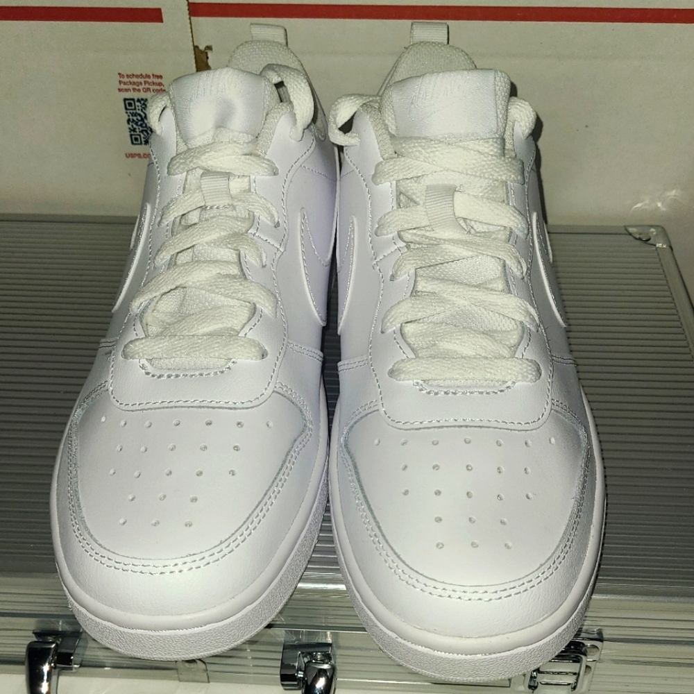 Nike Court White 7Y/8.5W **NEW NO BOX**